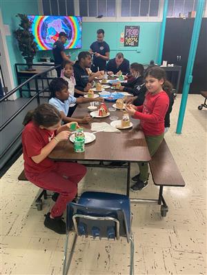 Fun holiday craft at Washington Park House 
